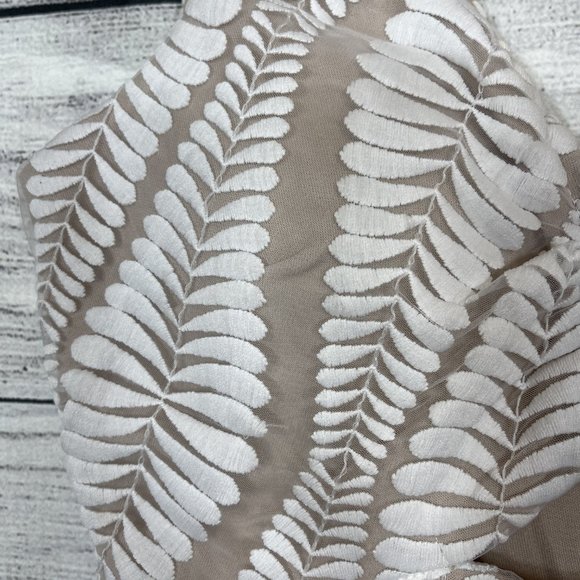 NWT GUESS Embroidered Mesh Sleeveless Sheath Dress Nude White Sz 2 - Picture 5 of 15